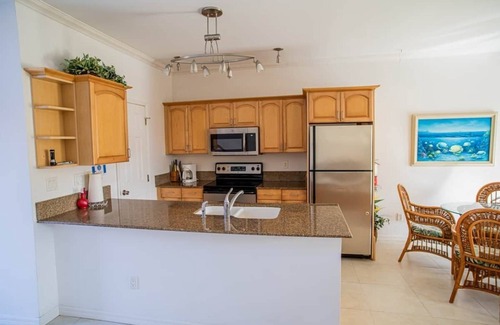 Grace Bay House | 5 minutes walk to famous Grace Bay beach! 2 bedroom town home.