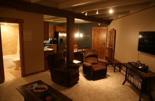 Wildernest Condo | 5-Star 2 Bdrm Condo-Mtn Views-Great Rates-Free WIFI- Personal Owner Contact
