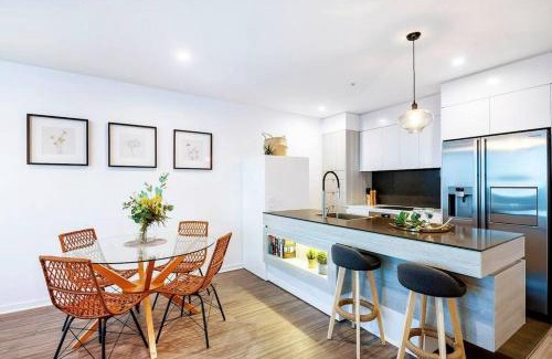 Burleigh Heads Apartment | 5 Star Beachfront Sky Home in Prime Location