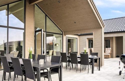 Hasmark Strand House | 5 star holiday home in Otterup