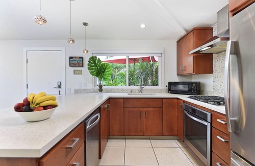La Jolla Shores Cottage | 5 Star Reviews! La Jolla Shores' Immaculate Mid-Century Cottage, Steps to Beach!