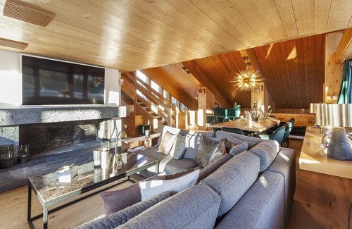 Maloja House | 5 Star Saint Moritz Chalet, Casa Leoparda 1103