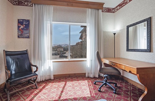 Zermatt Hotel | 5-STAR ZERMATT RESORT KING SUITE ONLY 20 MINS FROM PARK CITY (#209)