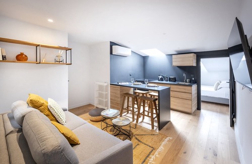 Capucins - Victoire Apartment | 5 studios in Bordeaux, ideal for groups