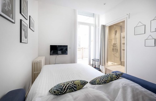 Capucins - Victoire Apartment | 5 studios in Bordeaux, ideal for groups