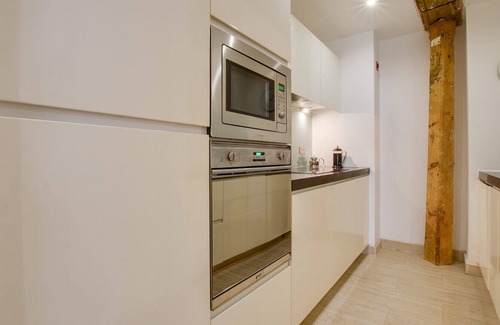 Dartmouth Apartment | 5 The Pottery - Two Bedroom Apartment, Sleeps 5