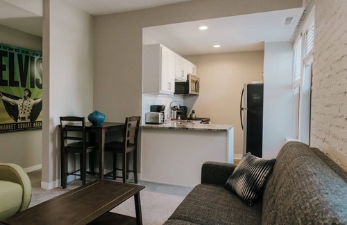 Chatham-Arch Apartment | 5 Warm Combined Apartments Near Lucas Oil Stadiom