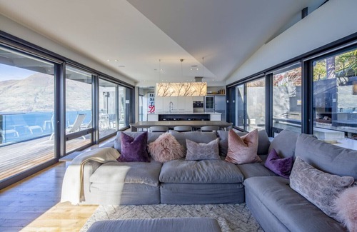 Fernhill House | 50 Aspen Grove - Hosted by NZSIR Luxury Rental Homes