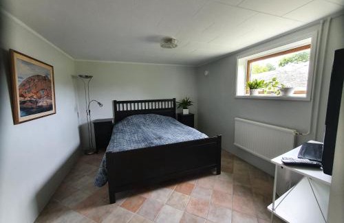 Skaerhamn Apartment | 50 m till bad i centrala Skärhamn