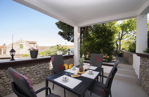 Tribunj Apartment | 50 m² Apartment ∙ 1 bedroom ∙ 3 guests