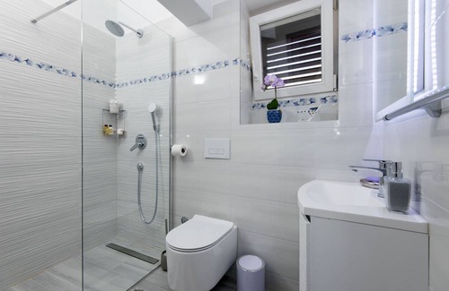 Dugi Rat Apartment | 50 m² Apartment ∙ 1 bedroom ∙ 4 guests
