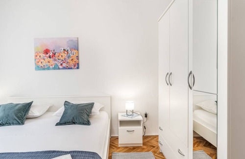 Pag Apartment | 50 m² Apartment ∙ 2 bedrooms ∙ 4 guests