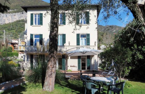Azzano Other | 50 m² Castle ∙ 1 bedroom ∙ 4 guests