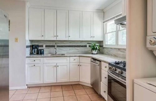 Deer Park Apartment | 50% off 4bedrooms+2baths+living rooms+kitchen+dinning room+family room+ backyard