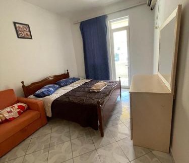 Shkembi i Kavajes Apartment | 50 Steps to the Sea