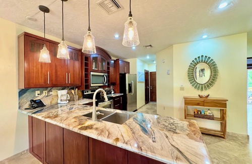 Antoneys Cay Condo | 50 Steps to West Bay Beach@Infinity, Bldg 3, 2nd Fl w/Private Dbl Lounger & View
