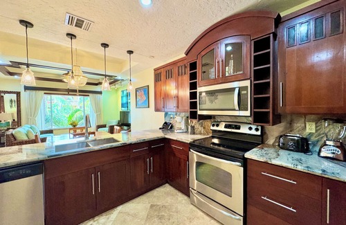 Antoneys Cay Condo | 50 Steps to West Bay Beach@Infinity, Bldg 3, 2nd Fl w/Private Dbl Lounger & View