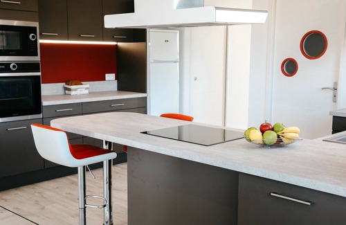 Plouneour-Brignogan-Plages Ski Chalet | 500m from the sea, modern house with garden for 4