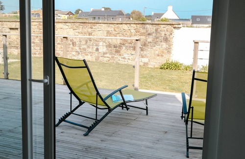 Plouneour-Brignogan-Plages Ski Chalet | 500m from the sea, modern house with garden for 4