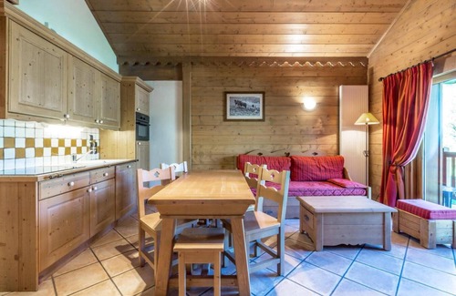 Les Belleville Apartment | 50m from ski slopes, 1st floor, view ski slopes, fitness, swimming pool, sauna, hammam, balcony, tv