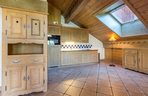 Les Belleville Apartment | 50m from ski slopes, 2nd floor, view ski slopes, fitness, swimming pool, sauna, hammam, balcony, tv