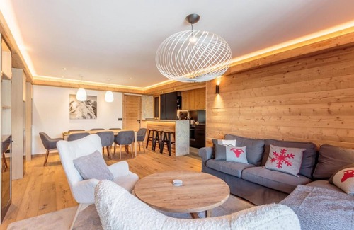 Les Belleville Apartment | 50m from ski slopes, 2nd floor, view ski slopes, fitness, swimming pool, sauna, hammam, terrace, tv