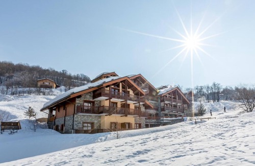 Les Belleville Apartment | 50m from ski slopes, 1st floor, view ski slopes, fitness, swimming pool, sauna, hammam, terrace, tv