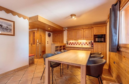 Les Belleville Apartment | 50m from ski slopes, 3rd floor, view mountain, fitness, swimming pool, sauna, hammam, balcony, tv