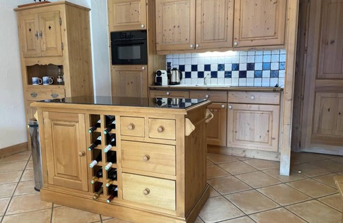 Les Belleville Apartment | 50m from ski slopes, 4th floor, view valley, fitness, swimming pool, sauna, hammam, balcony, tv
