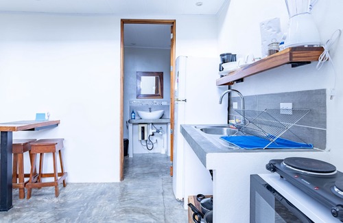 Jaco Apartment | 50M from best surf location in Jaco on quite street