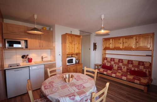 Les Saisies Apartment | 50m from resort center, 1st floor, view mountain, balcony, tv, ski locker, 28m², Les Saisies