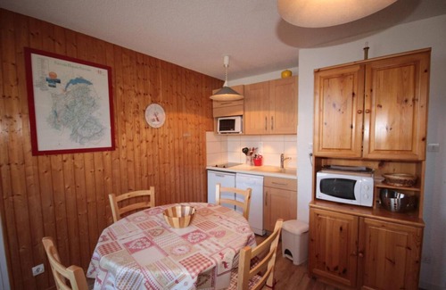 Les Saisies Apartment | 50m from resort center, 1st floor, view mountain, balcony, tv, ski locker, 28m², Les Saisies
