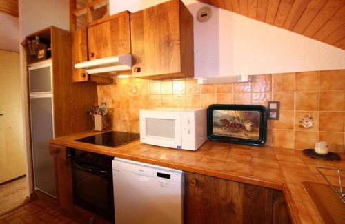 Champagny-en-Vanoise Apartment | 50m from ski slopes, 3rd floor, balcony, tv, ski locker, 100m², Champagny-en-Vanoise