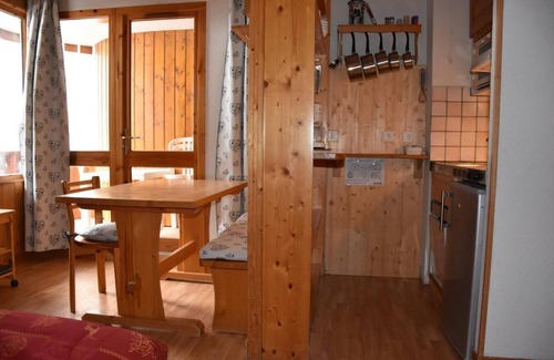 Pralognan-la-Vanoise Apartment | 50m from ski slopes, 4th floor, balcony, tv, ski locker, 28m², Pralognan-la-Vanoise