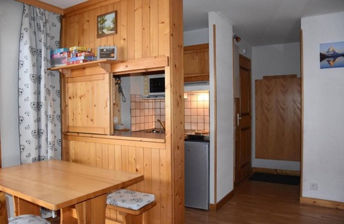 Pralognan-la-Vanoise Apartment | 50m from ski slopes, 4th floor, balcony, tv, ski locker, 28m², Pralognan-la-Vanoise