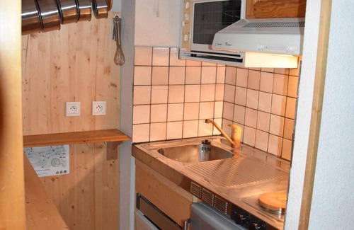 Pralognan-la-Vanoise Apartment | 50m from ski slopes, 4th floor, balcony, tv, ski locker, 28m², Pralognan-la-Vanoise