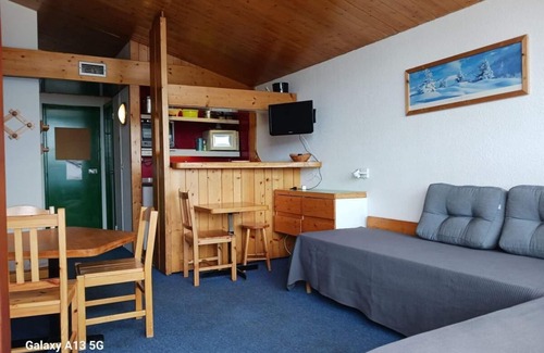 Arc-1800 Apartment | 50m from shops, 4th floor, view village, tv, ski locker, 33m², Les Arcs