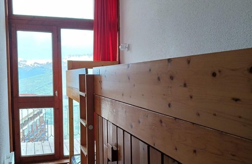 Arc-1800 Apartment | 50m from shops, 4th floor, view village, tv, ski locker, 33m², Les Arcs