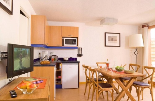 Les Orres Apartment | 50m from shops, swimming pool, balcony, 60-70m², Les Orres