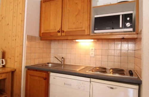 Lanslevillard Apartment | 50m from ski slopes, 1st floor, view mountain, balcony, parking, tv, ski locker, 39m², Val Cenis