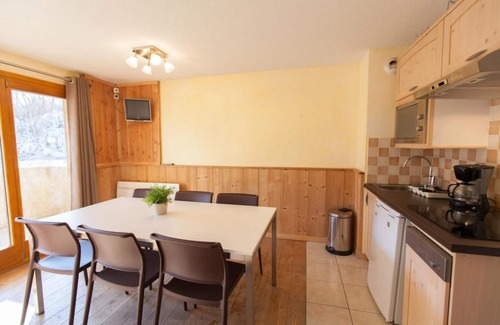Briancon Apartment | 50m from ski slopes, 3rd floor, balcony, tv, ski locker, 38m², Serre Chevalier