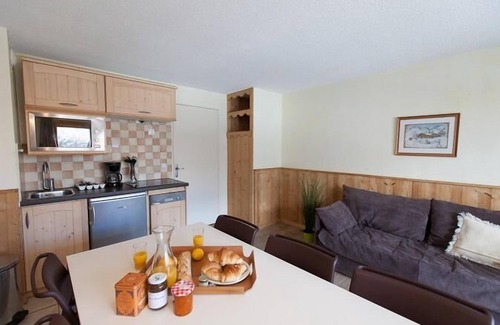 Briancon Apartment | 50m from ski slopes, 3rd floor, balcony, tv, ski locker, 38m², Serre Chevalier