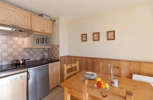 Briancon Apartment | 50m from ski slopes, 3rd floor, balcony, tv, ski locker, 40m², Serre Chevalier