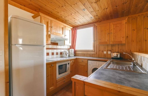 Arc-1600 Apartment | 50m from ski slopes, 3rd floor, view firs, tv, ski locker, 32m², Les Arcs