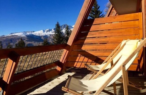 Arc-1600 Apartment | 50m from ski slopes, 3rd floor, view valley, balcony, parking, tv, ski locker, 35m², Les Arcs