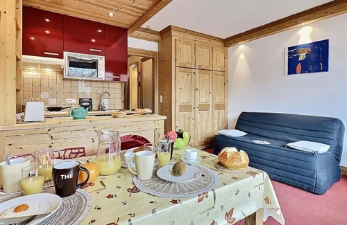 Tignes le Lac Apartment | 50m from ski slopes, 4th floor, view mountain, balcony, ski locker, 30m², Tignes