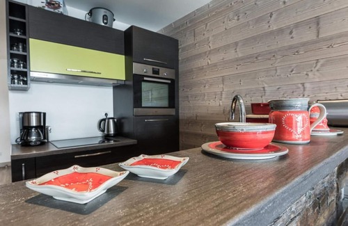 Le Lavachet Apartment | 50m from ski slopes, 4th floor, balcony, tv, ski locker, 75m², Tignes