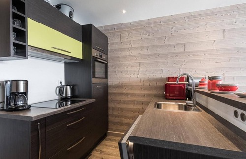 Le Lavachet Apartment | 50m from ski slopes, 4th floor, balcony, tv, ski locker, 75m², Tignes