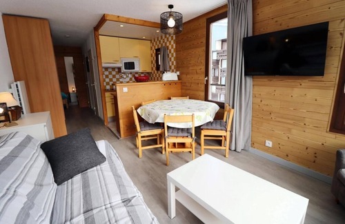 Le Lavachet Apartment | 50m from ski slopes, 4th floor, balcony, tv, 34m², Tignes