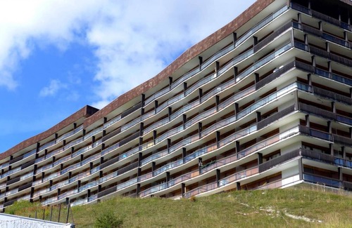 Tignes le Lac Apartment | 50m from ski slopes, 5th floor, view lake, balcony, ski locker, 68m², Tignes